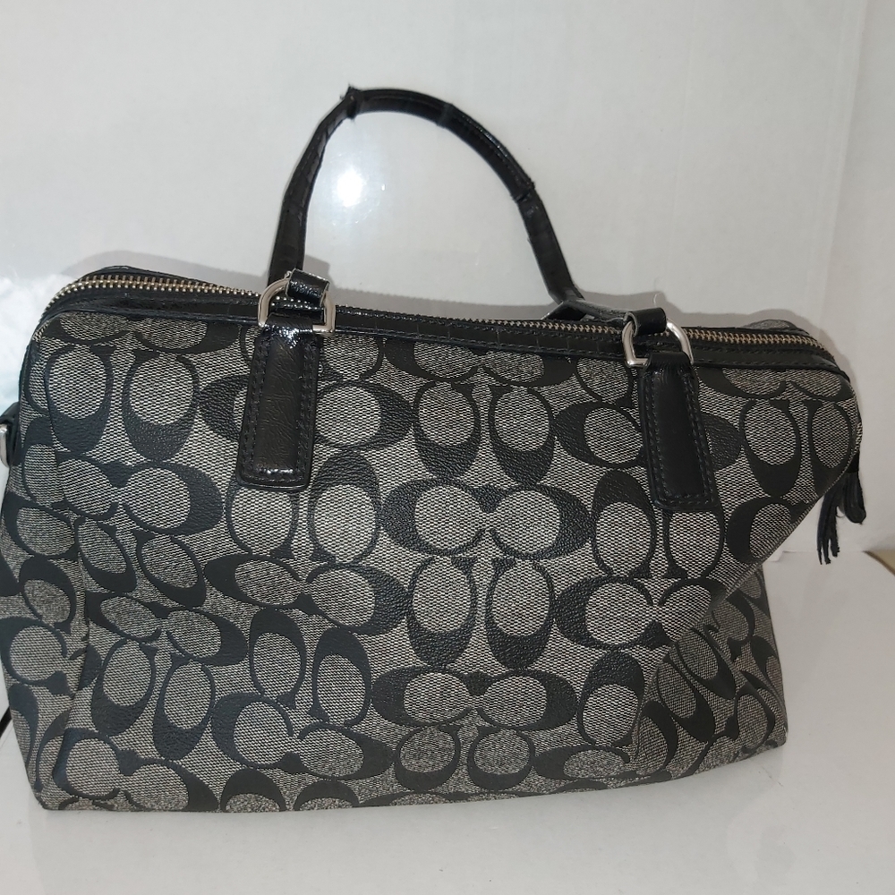 Coach Classic Logo Bag **100% AUTHENTIC** - Picture 3 of 7